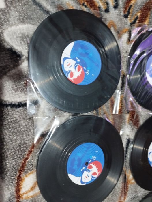 Discuri noi cu muzica