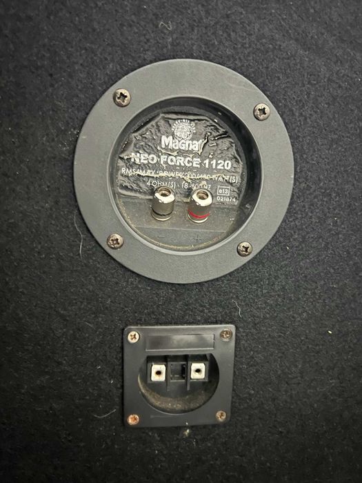 Pachet Subwoofer Magnat Neoforce 1120, amplificator JBL, condensator