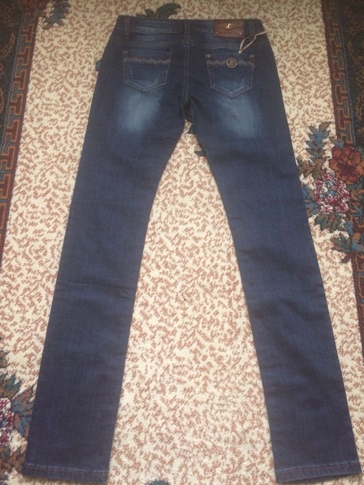Продаются новые джинсы 29 размер оригинал