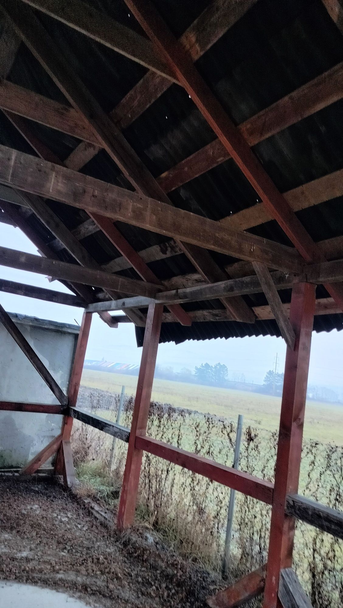 Foișor   ..se poate refolosi lemnul
