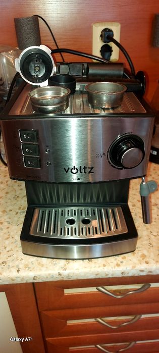 Продавам кафе машина на  дубро състояние