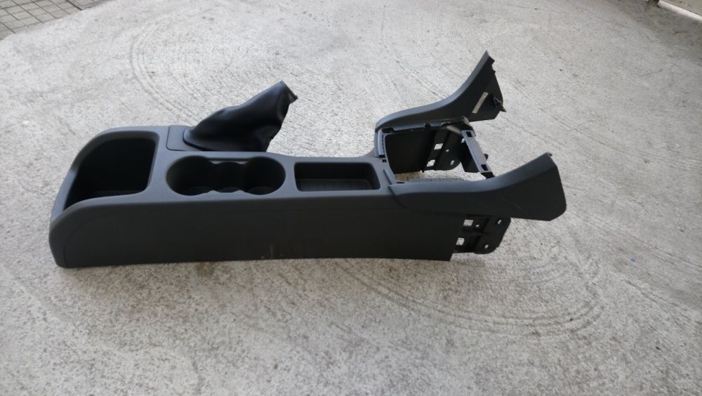 Конзола за Ford Focus