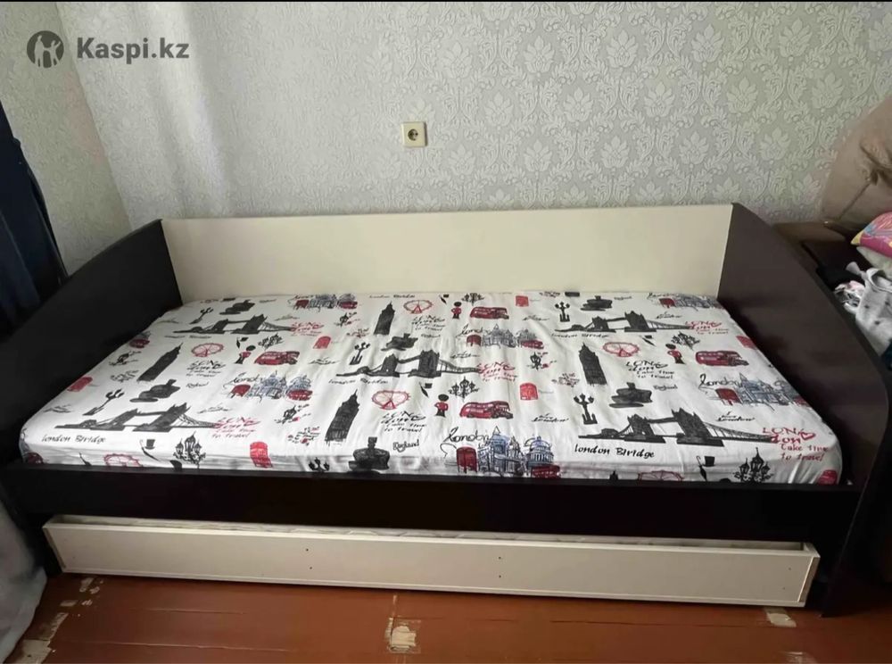 Кровать двухъярусная