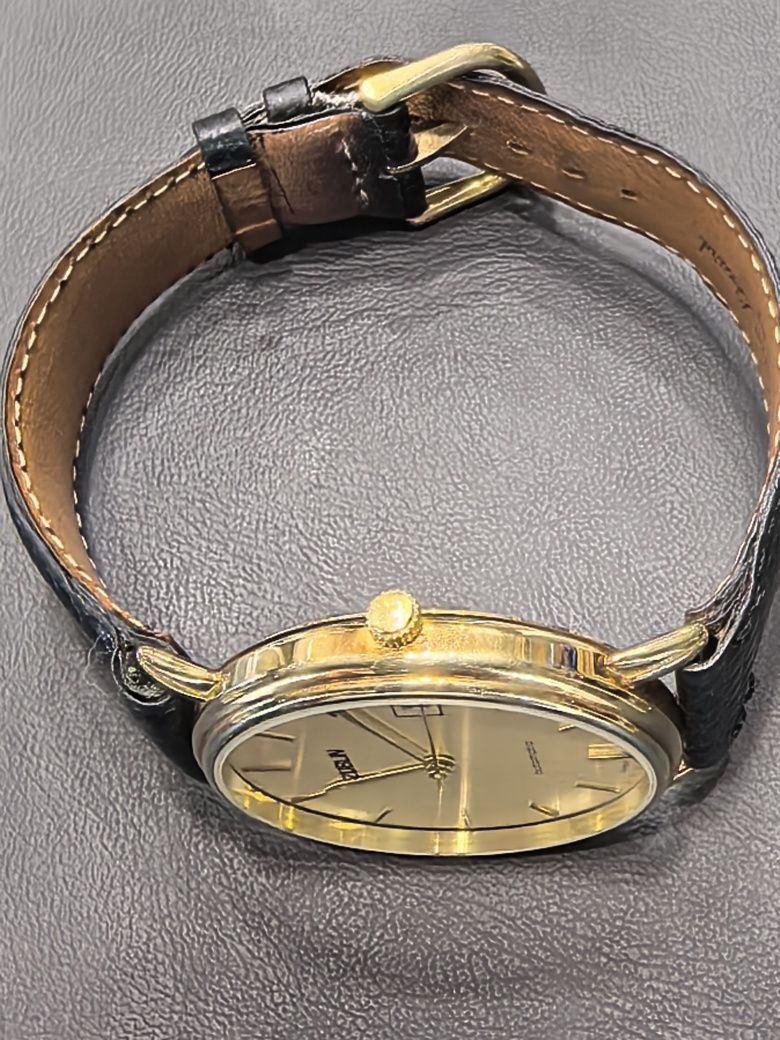 Продава Златен швейцарски ZUBLIN,Automatic,Swiss Made. 
Це