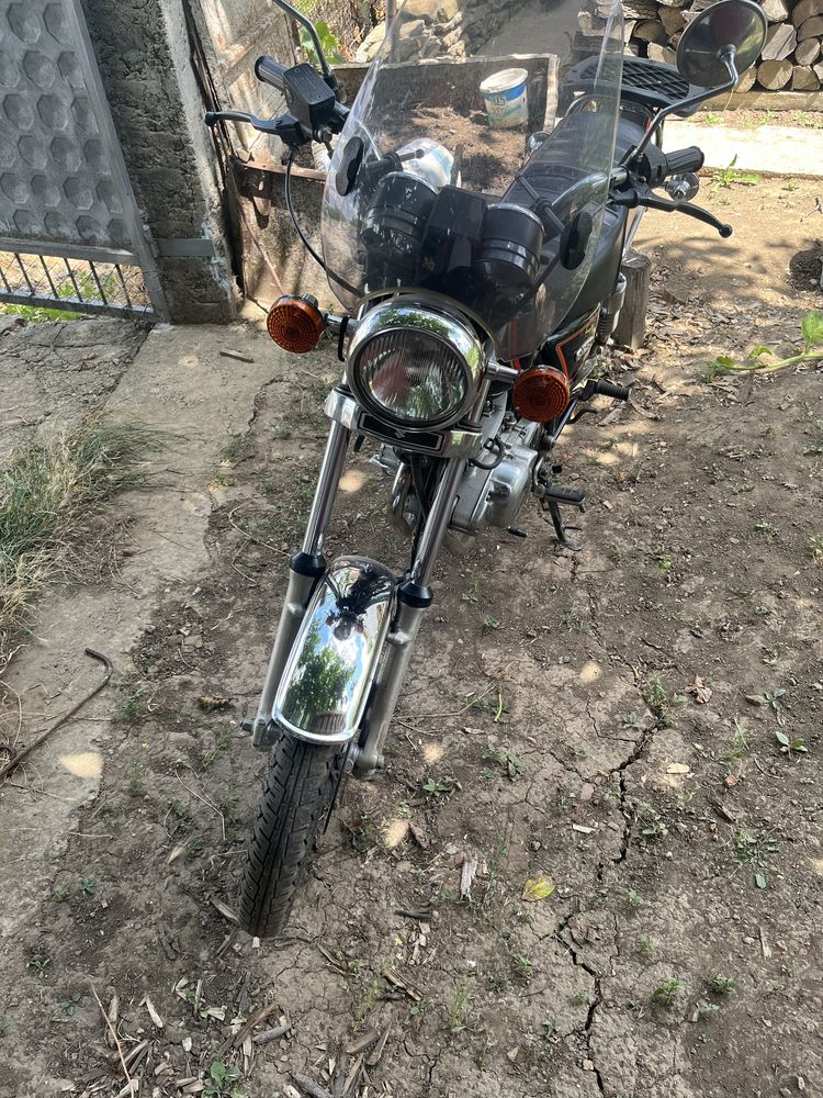 Продавам мотор suzuki 250