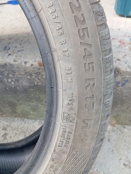 Vând un cauciuc all season 225/45/17