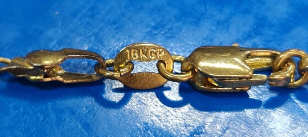 Lanț placat cu aur 18k cu cruciuliță