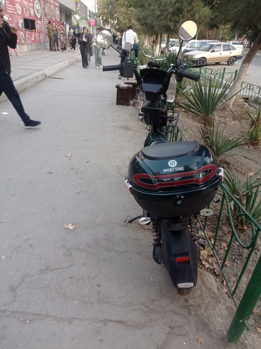 Elektron skutir sotiladi