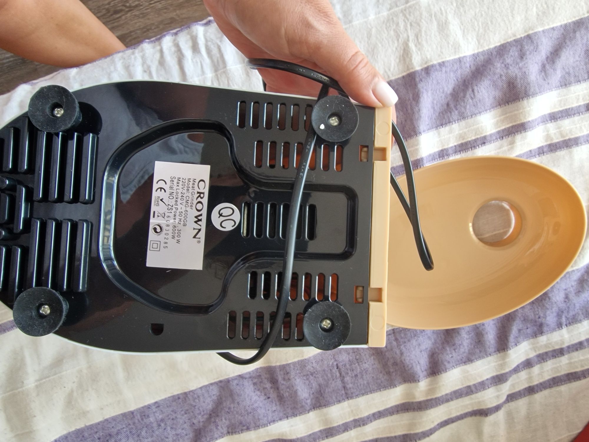 Месомелачка CROWN cmg-600gb
