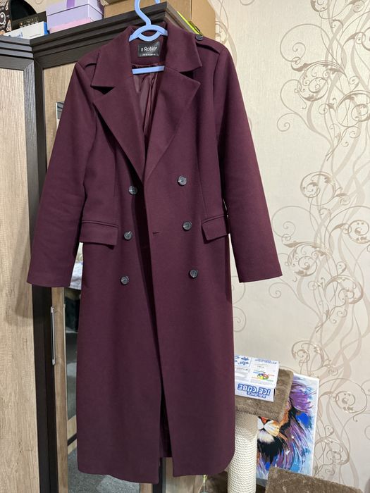 Пальто цвета чоко