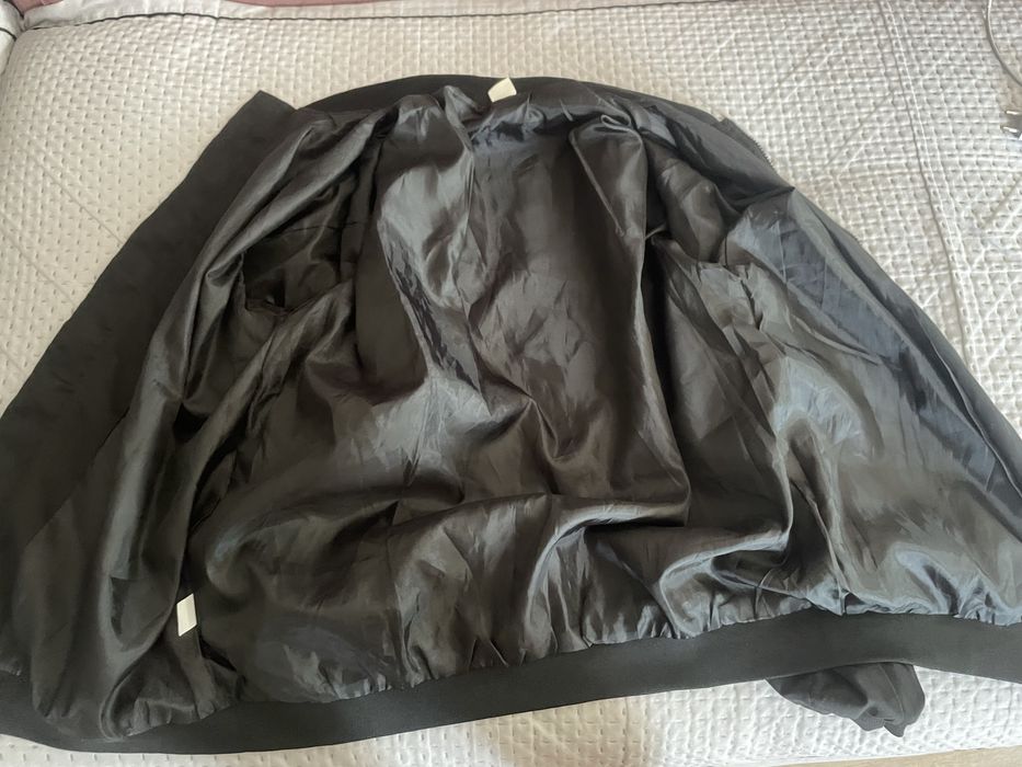 Продам бомбер женский