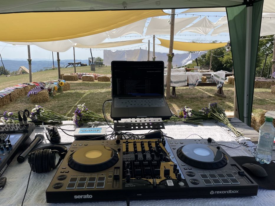 DJ Evenimente Nunta, Botez - Sonorizare Lumini Gheata Carbonica