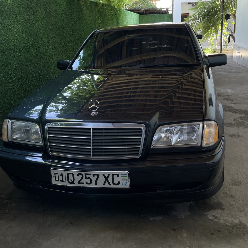 Mercedes-Benz W202