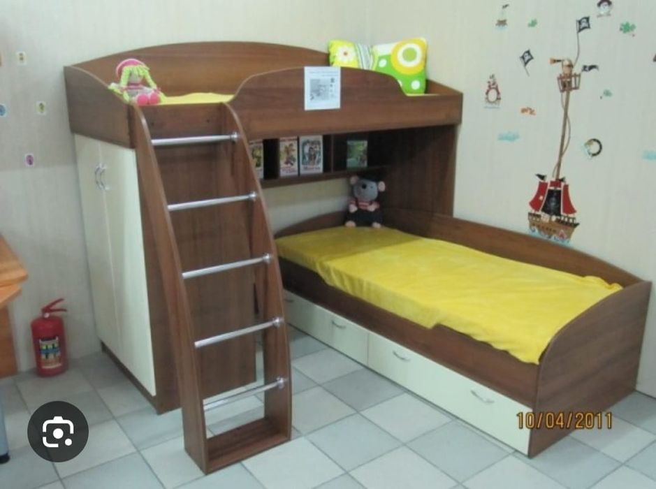 Кровать двухярусная