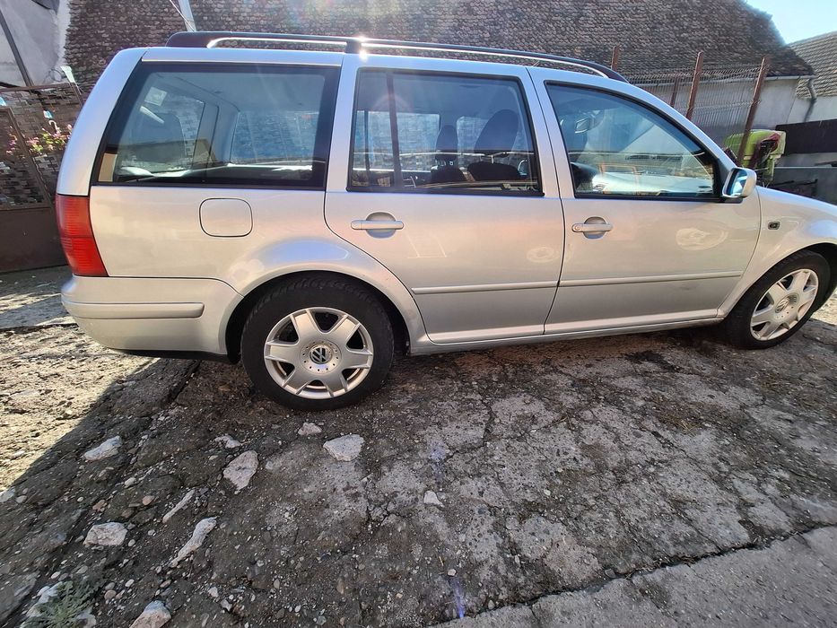 Vand bora 2001. 1.6 benzina