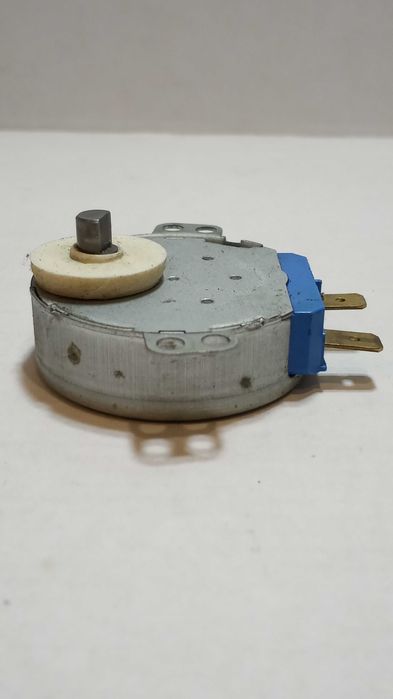 Мотор за чиния на микровълнова