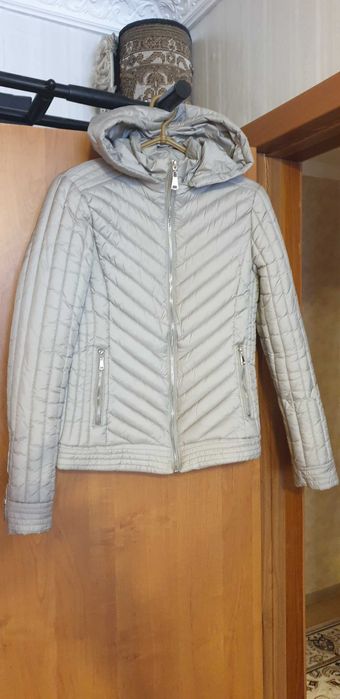 Продам новую куртку 3000 т. Рн Билайна, Тайги.