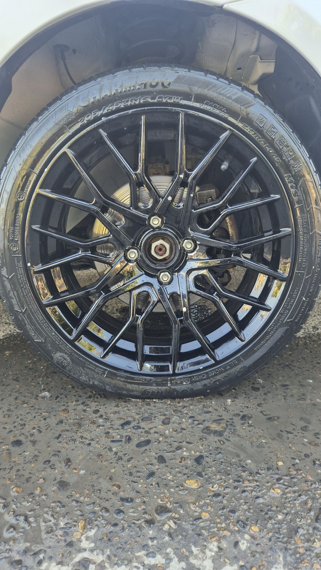 Diska R 16 sotiladi
