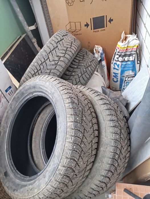 Продам зимние резины состояние хорошее