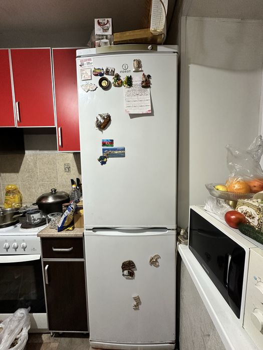 Продам холодильник indesit б/у
