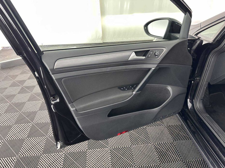 VW Golf 1.6 TDI VARIANT , 2019,  Дизел ,Комби,116к.с. TUV-Германия