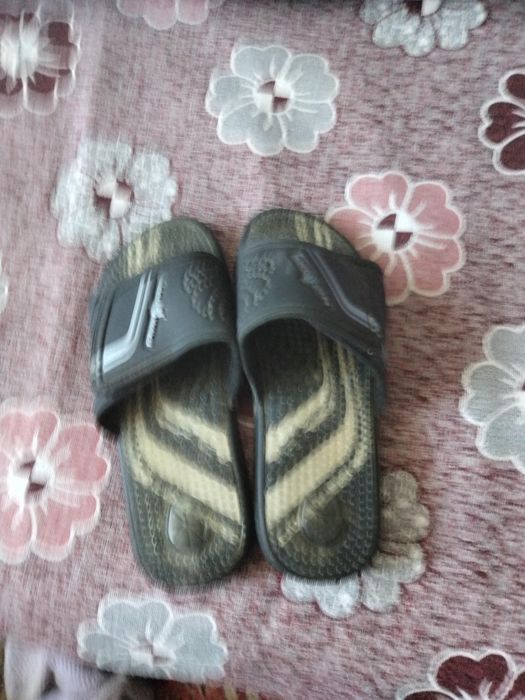 Массажные шлепанцы .новые.пр.индонезия.