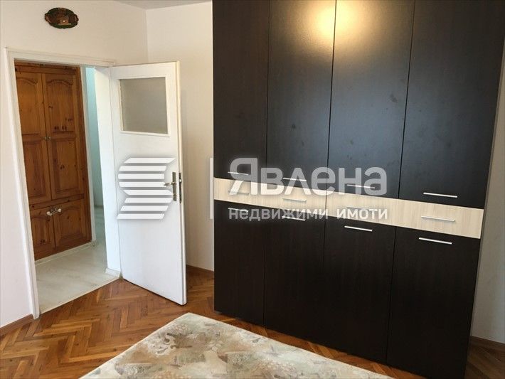 Дава се под наем Двустаен апартамент в Бургас, Славейков - 61 кв.м за 350 € - Снимка #4