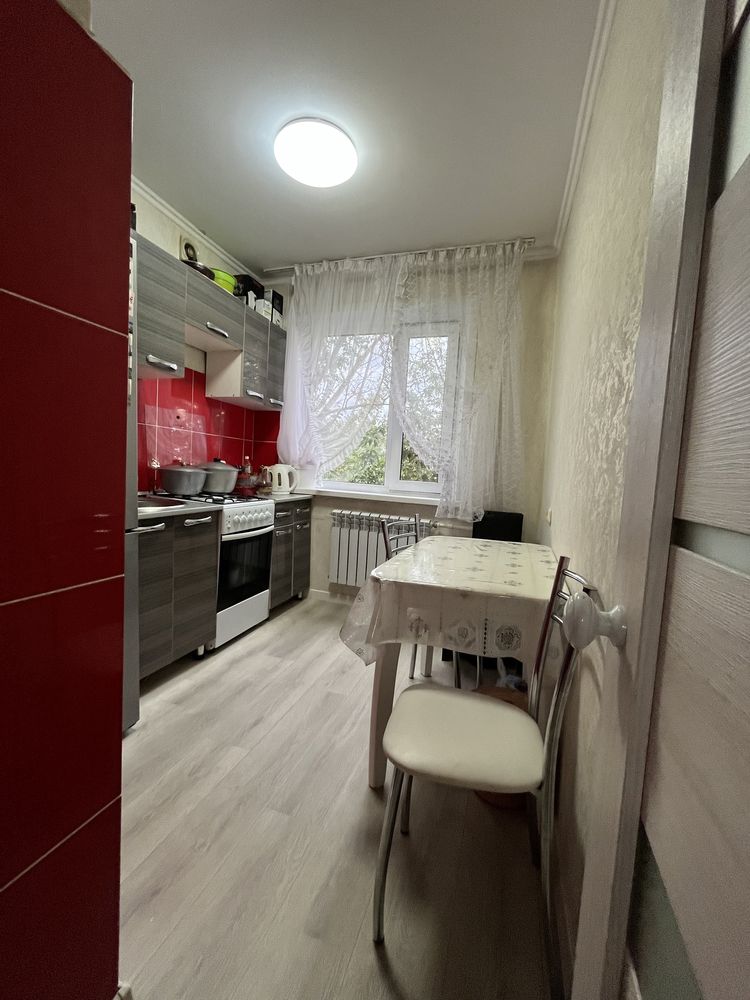 Продаю 3 комнатную квартиру в Пришахтинске
