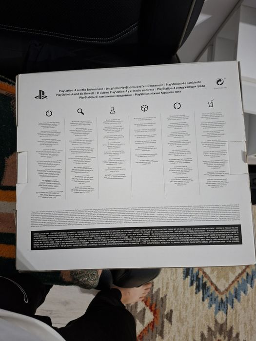 Vând Playstation 4 pro ediție limitată
