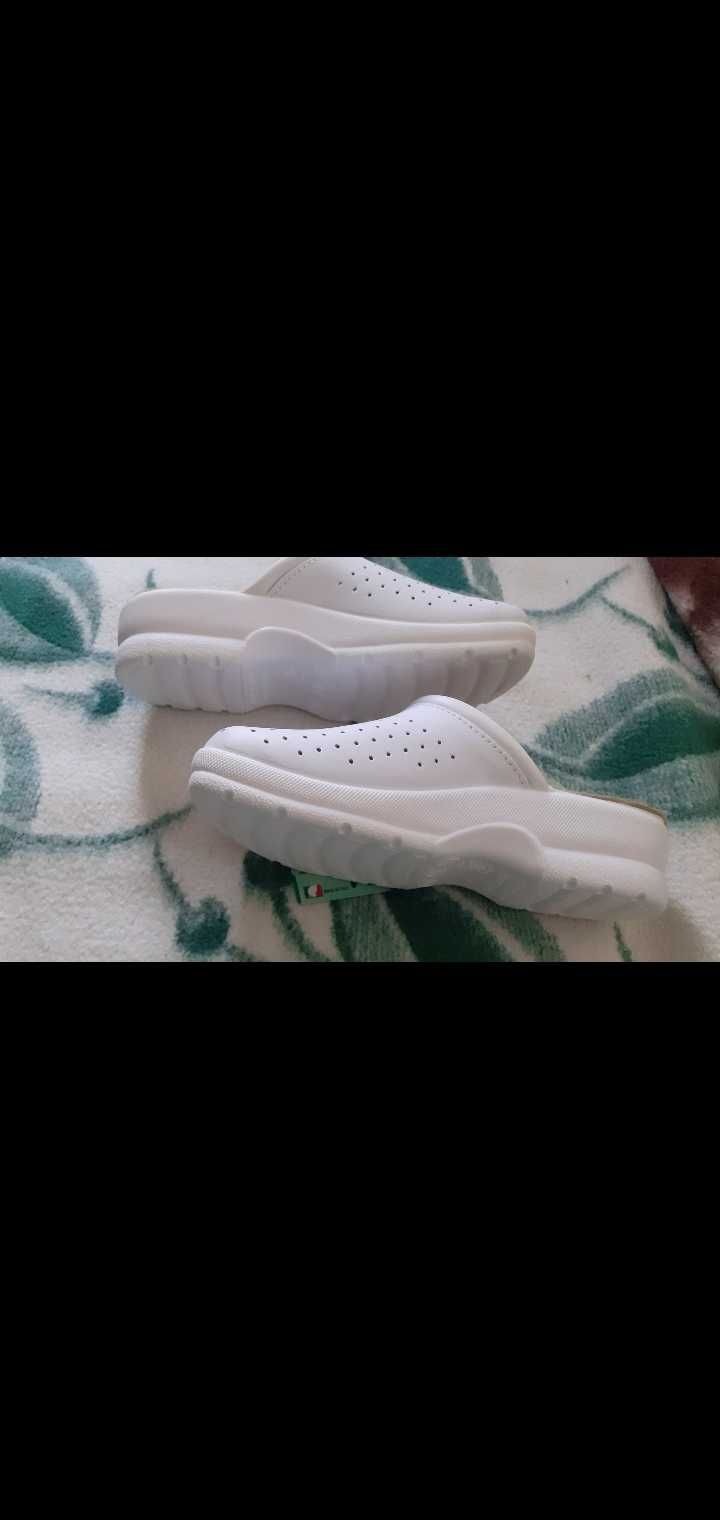 Обувки Бели нови