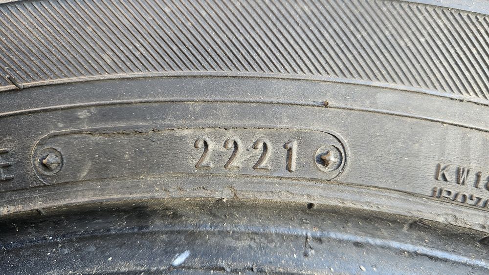 Anvelope iarna 215 65 R16C Falken