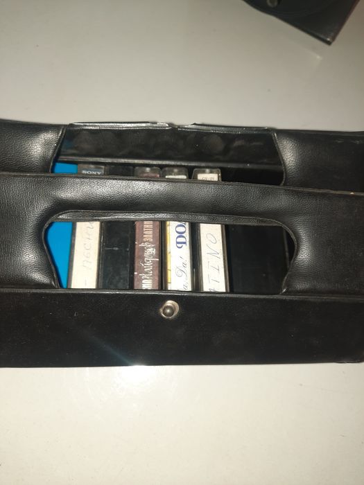 Ретро фонотека или касетник за аудиокасети