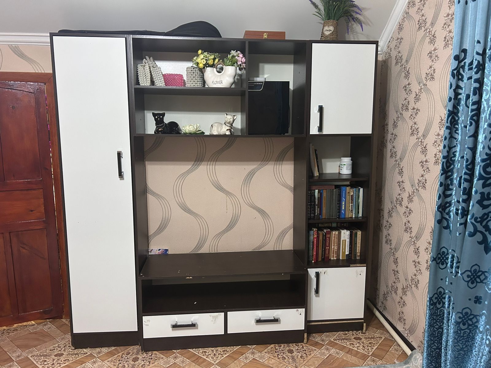 Продам шкаф стенка.