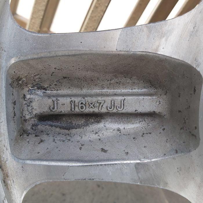 Оригинална джанта Тойота Рав 4 16 цола