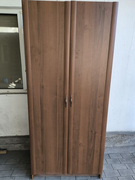 Шкаф плательный.