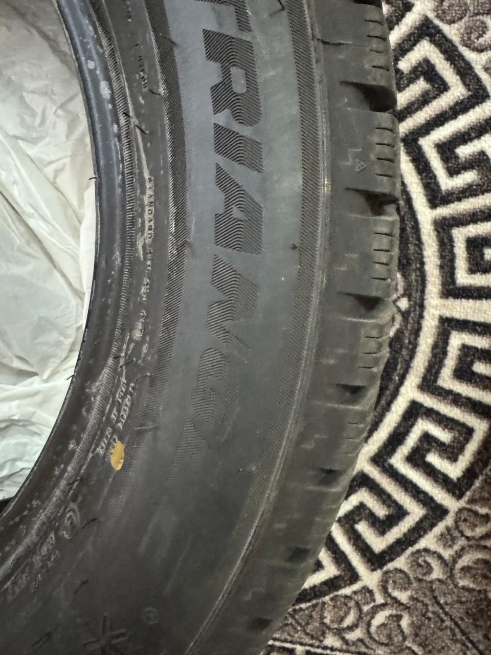 Продам зимние шины.