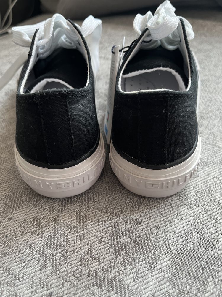 Детски кецове Tommy Hilfiger, 32