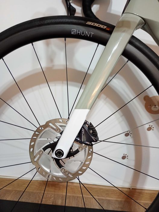Rose Xlite 04 (7,3 kg, roti carbon 1.360 g, Ultegra, marime 50/XS)