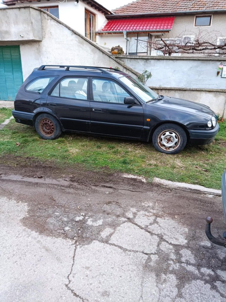 Toyota Corolla на части