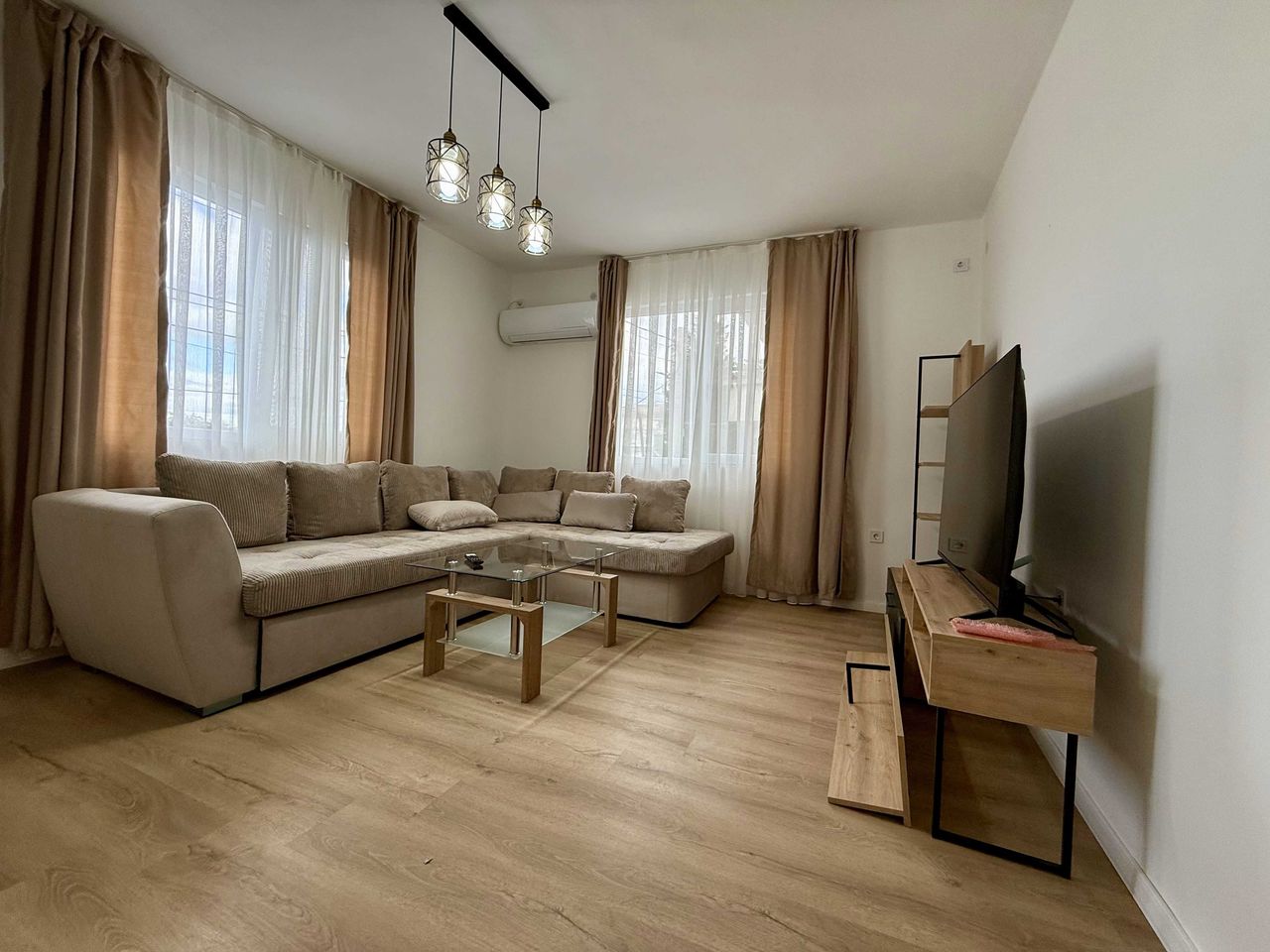 Дава се под наем Тристаен апартамент в Асеновград - 110 кв.м за 510 € - Снимка #6