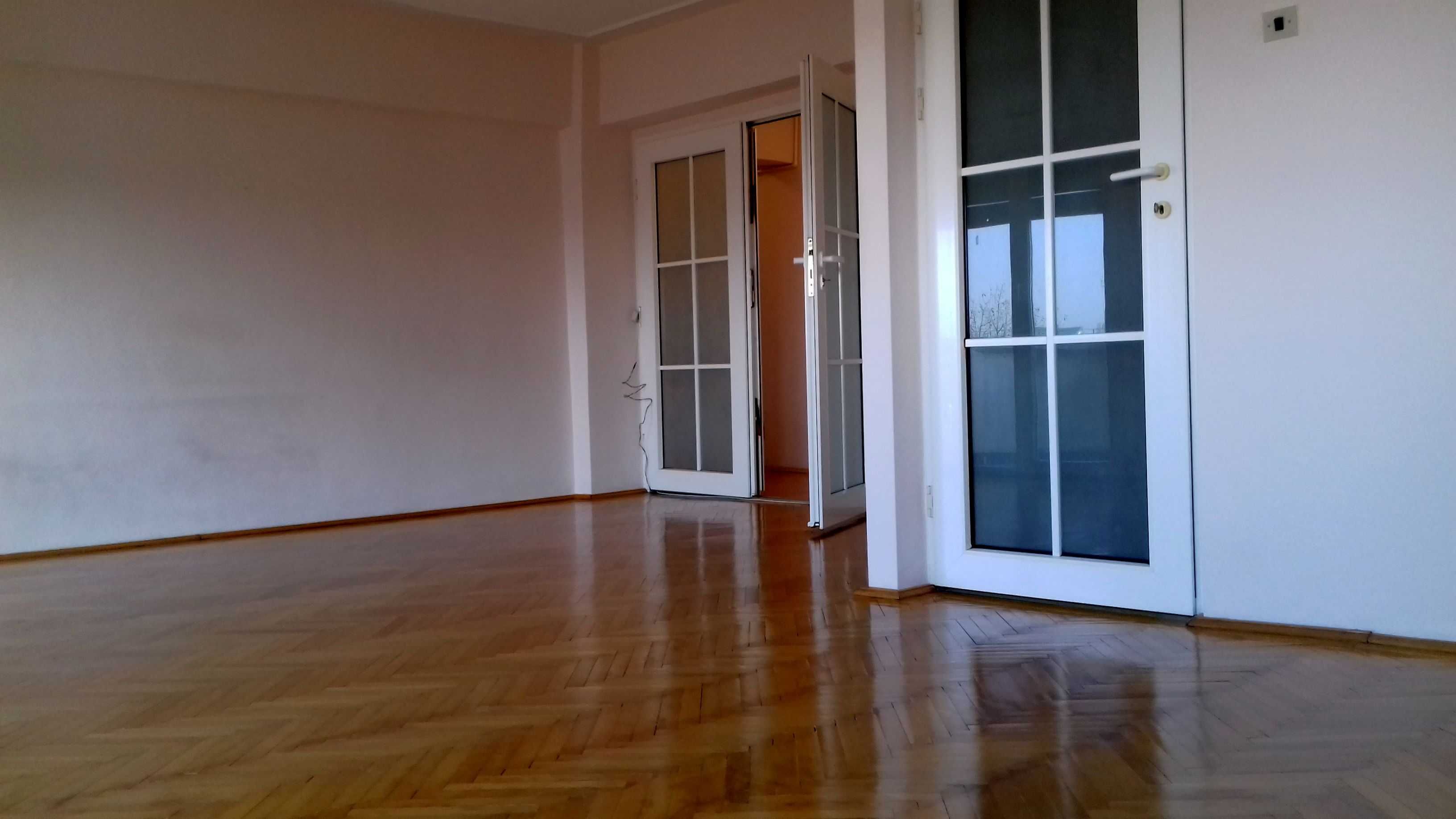 Apartament 3/4 camere - zona Vlad Tepes