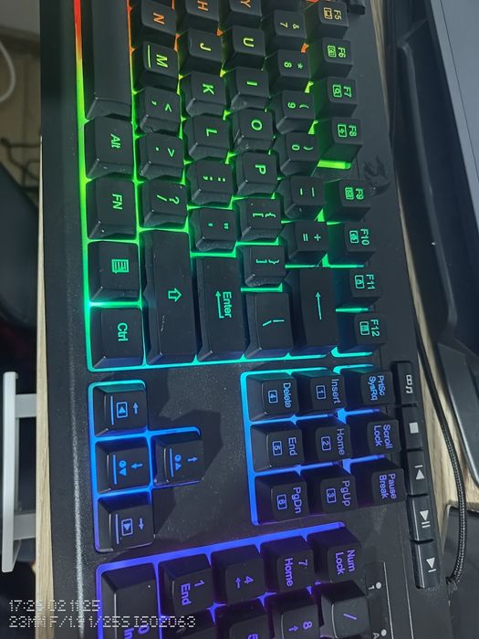 Tastatura RedDragon 115% cu 6 moduri de lumini led