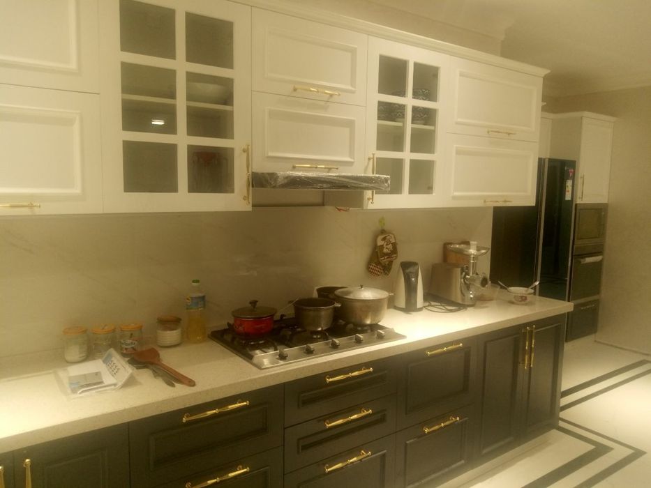 Кухони гарнитур шпон акрил на заказ