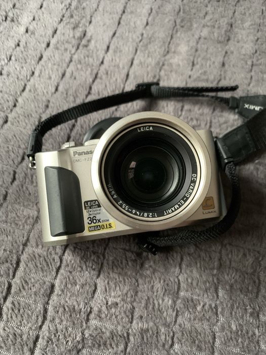 Aparat Foto Digital PANASONIC LUMIX DMC-FZ2 Leica DC Vario Lens
