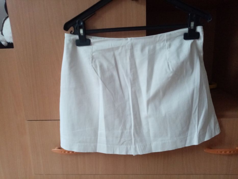 Fusta albă din Zara