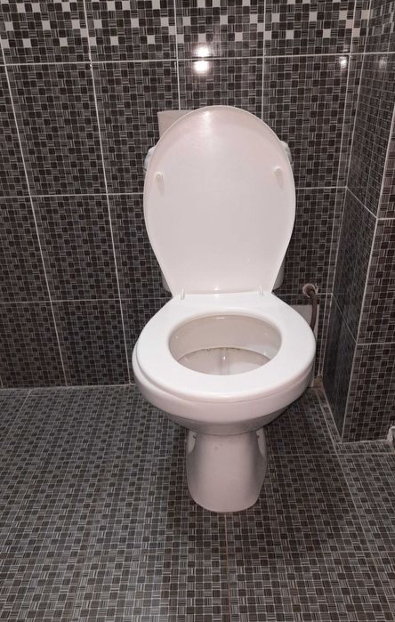 Унитаз сатылады срочно жагдайы жаксы таза