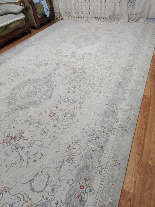 Ковер в хорошим состояний