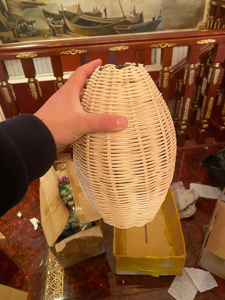 Продам люстры