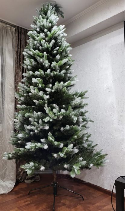 Продам искусственную ель высота 2.5м