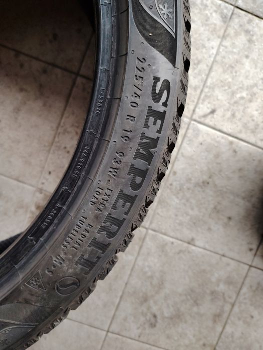 225/40 R19 Semperit Speed-Grip5 W XL profil ca nou M+S Dot 2022-2023
